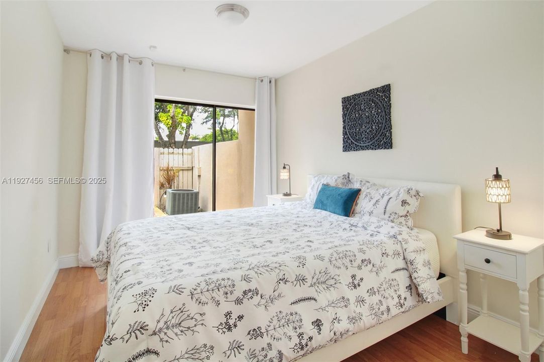 В аренду: $3,000 (2 спален, 2 ванн, 1262 Квадратных фут)