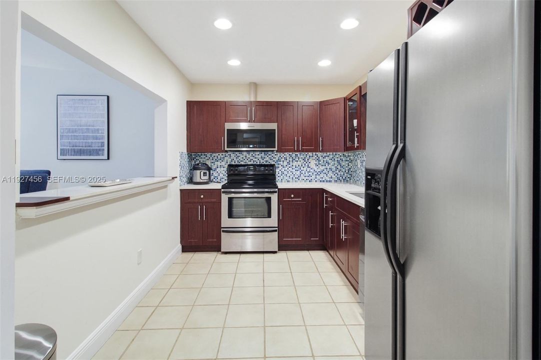 В аренду: $3,000 (2 спален, 2 ванн, 1262 Квадратных фут)