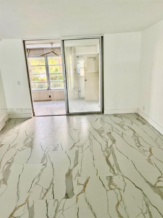 For Sale: $159,000 (2 beds, 2 baths, 1142 Square Feet)