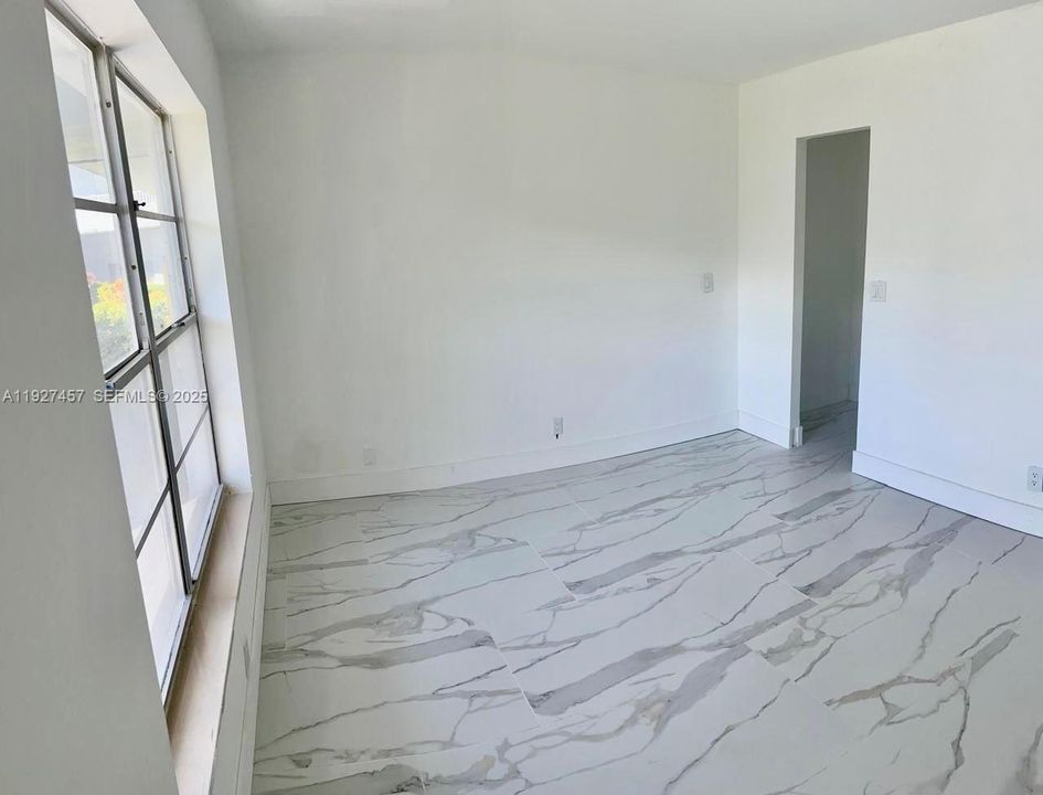 For Sale: $159,000 (2 beds, 2 baths, 1142 Square Feet)