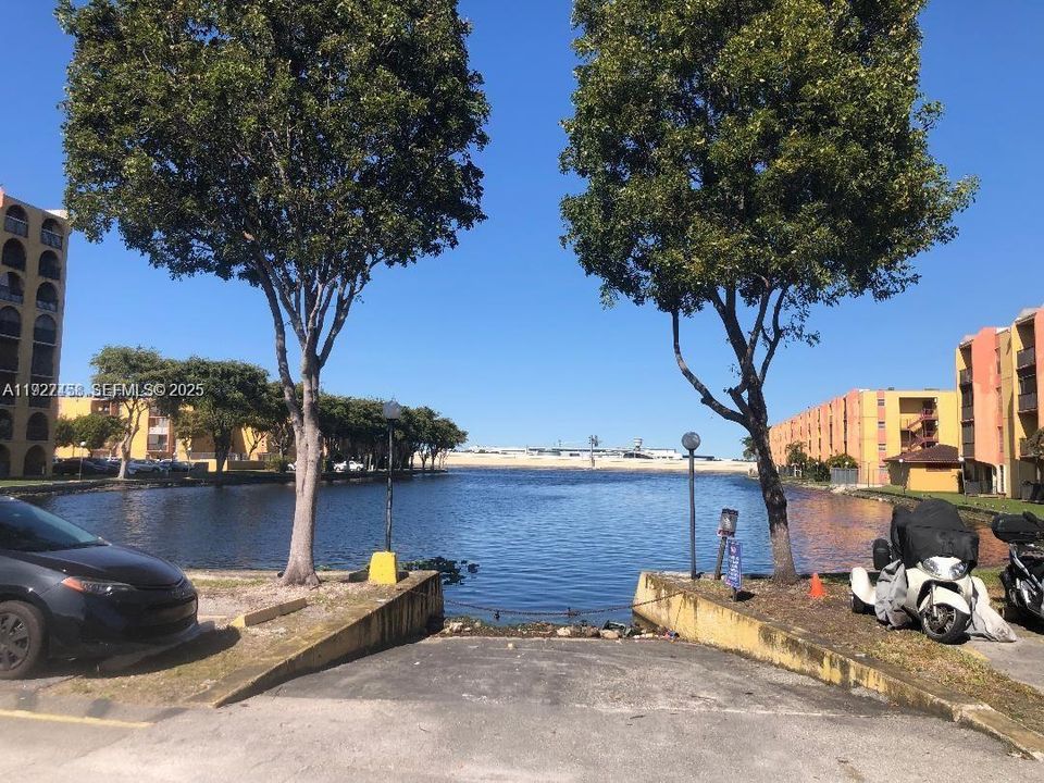 В аренду: $1,900 (2 спален, 2 ванн, 793 Квадратных фут)