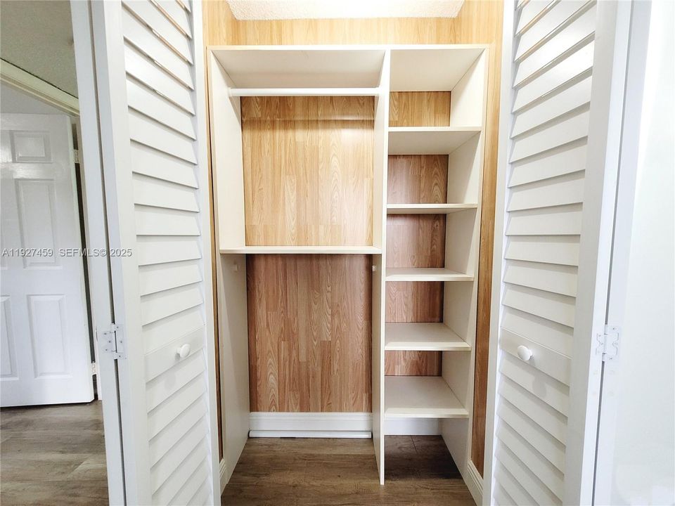 For Rent: $2,450 (2 beds, 2 baths, 870 Square Feet)