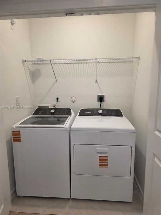 For Rent: $2,599 (3 beds, 3 baths, 1380 Square Feet)