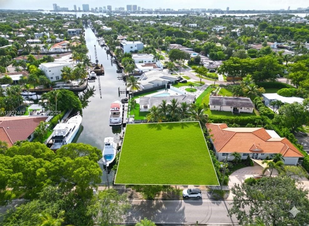 На продажу: $3,300,000 (6 спален, 7 ванн, 0 Квадратных фут)