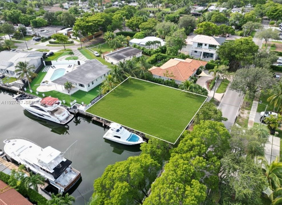 На продажу: $3,300,000 (6 спален, 7 ванн, 0 Квадратных фут)