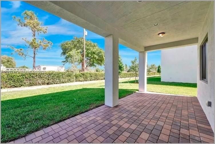 Active With Contract: $1,600,000 (4 beds, 3 baths, 3908 Square Feet)