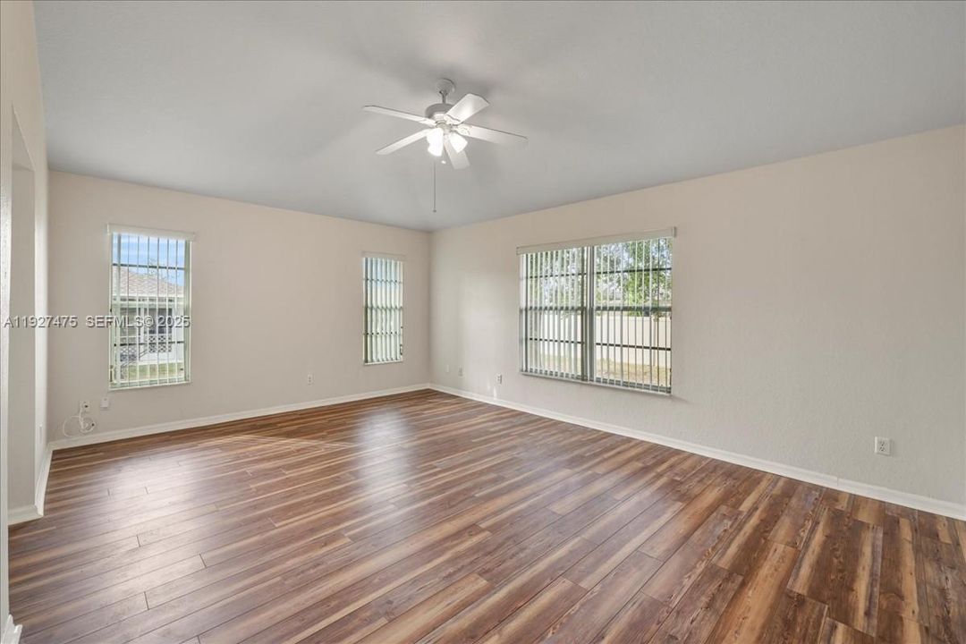 For Sale: $319,875 (3 beds, 2 baths, 2012 Square Feet)