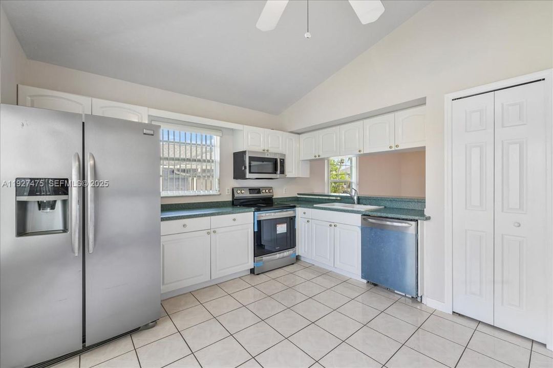 For Sale: $319,875 (3 beds, 2 baths, 2012 Square Feet)