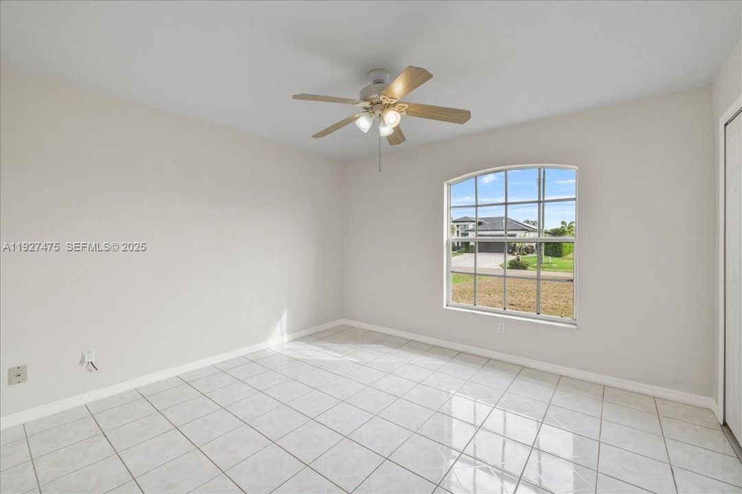 For Sale: $319,875 (3 beds, 2 baths, 2012 Square Feet)