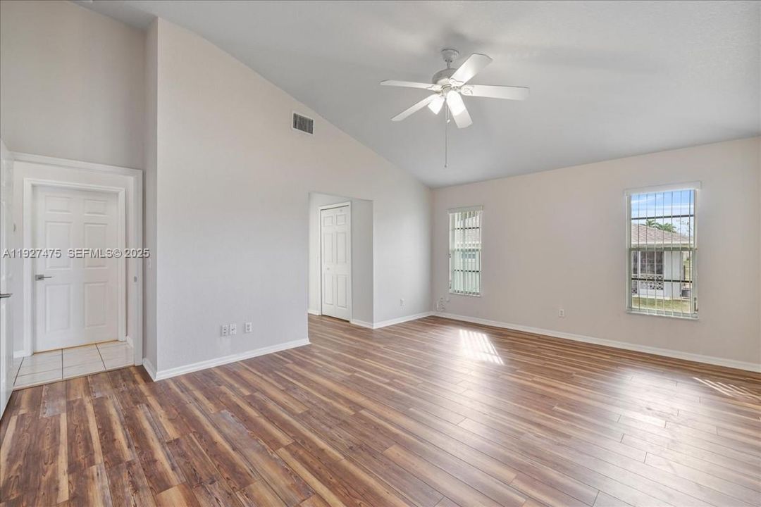 For Sale: $319,875 (3 beds, 2 baths, 2012 Square Feet)