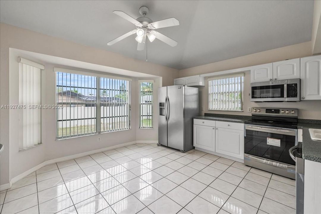 For Sale: $319,875 (3 beds, 2 baths, 2012 Square Feet)