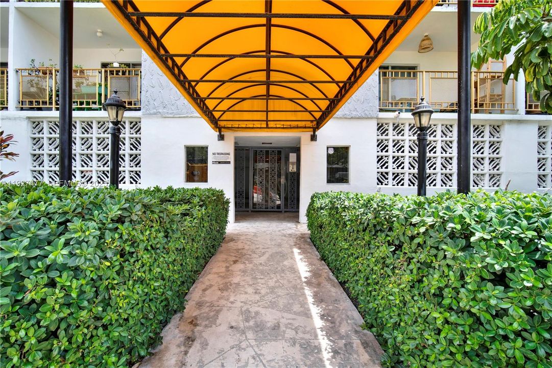 出租: $2,300 (1 贝兹, 1 浴室, 768 平方英尺)