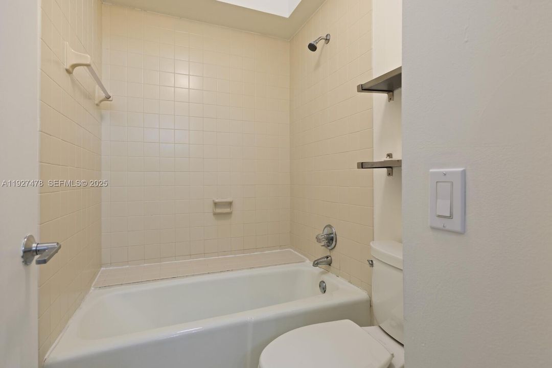 В аренду: $3,500 (2 спален, 2 ванн, 977 Квадратных фут)