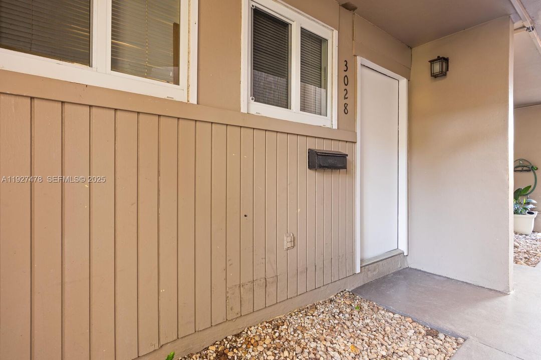 В аренду: $3,500 (2 спален, 2 ванн, 977 Квадратных фут)