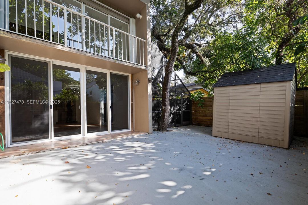 В аренду: $3,500 (2 спален, 2 ванн, 977 Квадратных фут)