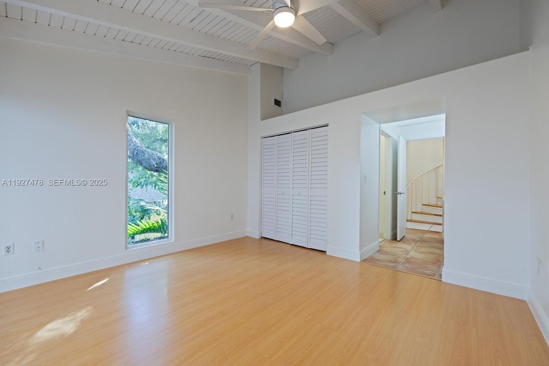 В аренду: $3,500 (2 спален, 2 ванн, 977 Квадратных фут)