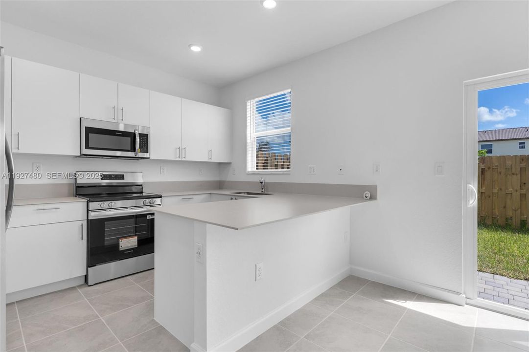 For Rent: $2,350 (3 beds, 2 baths, 1489 Square Feet)