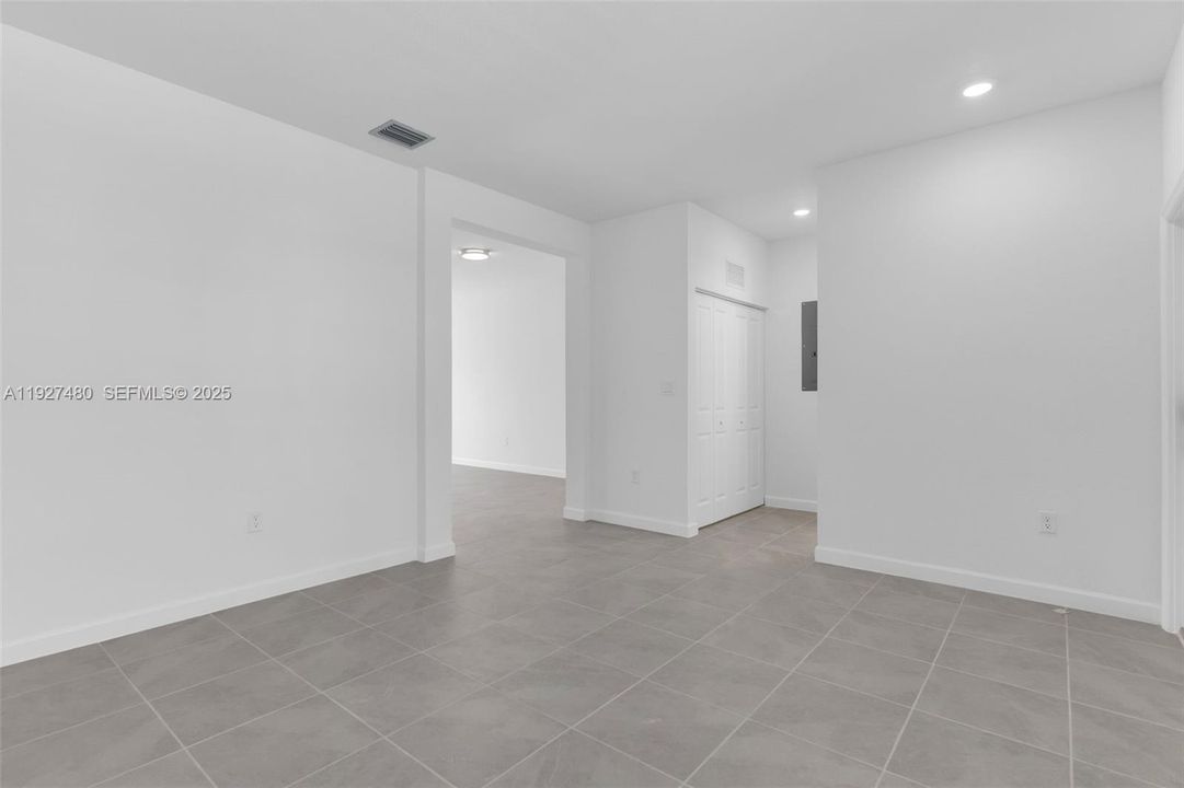 For Rent: $2,350 (3 beds, 2 baths, 1489 Square Feet)