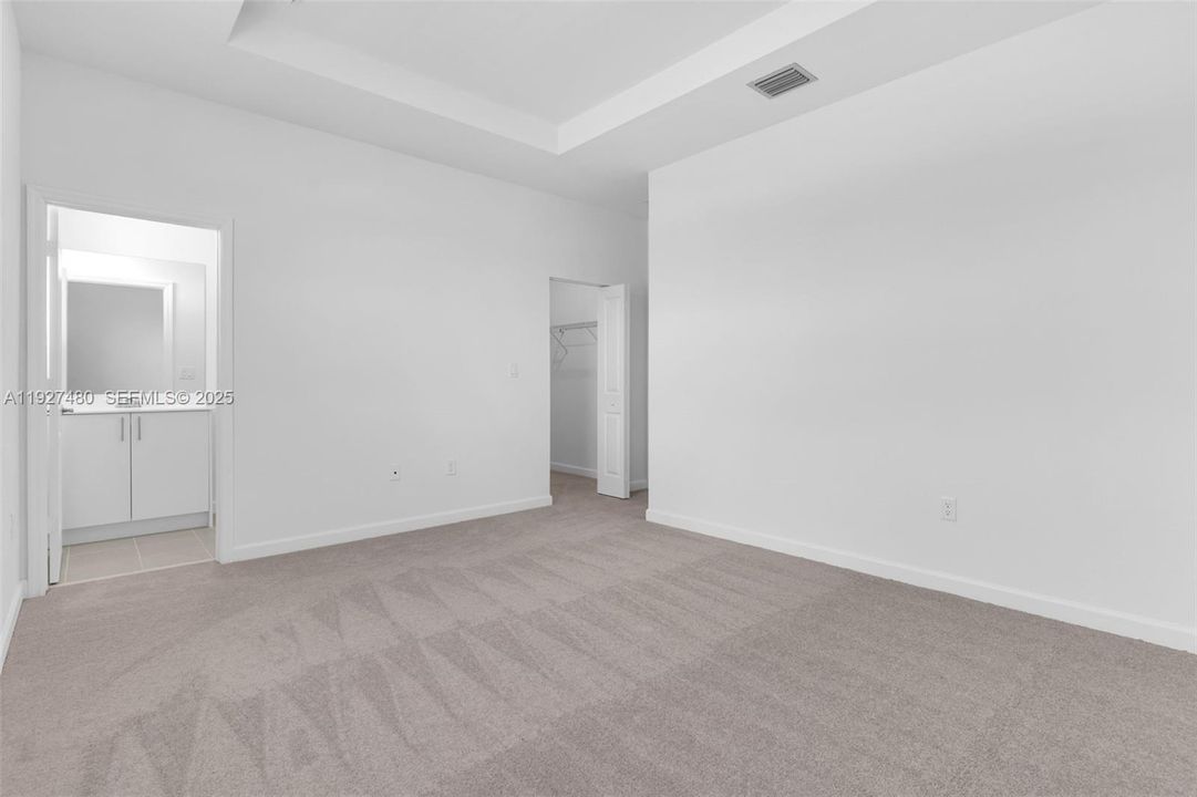 For Rent: $2,350 (3 beds, 2 baths, 1489 Square Feet)