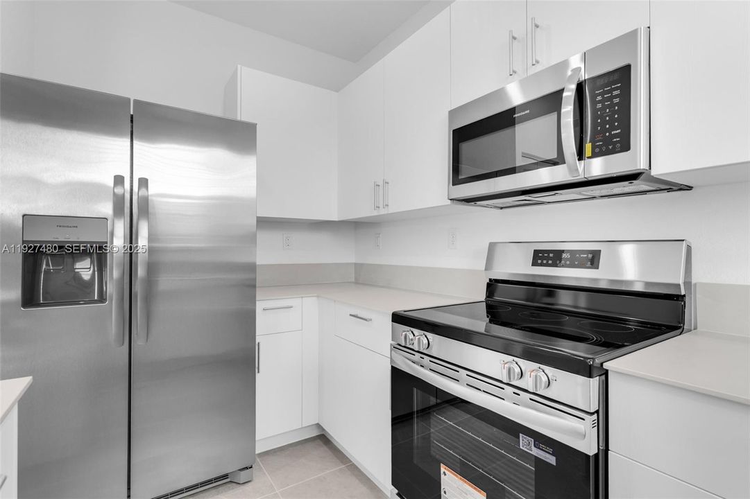 For Rent: $2,350 (3 beds, 2 baths, 1489 Square Feet)