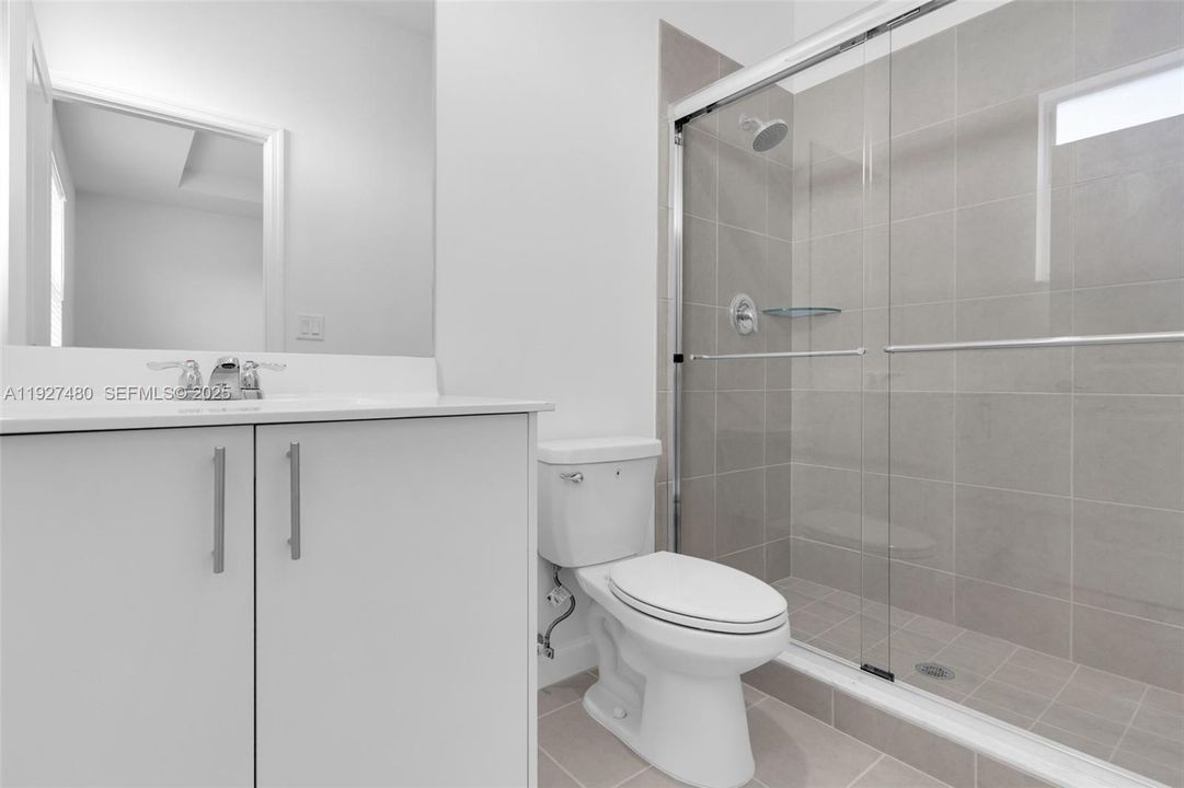 For Rent: $2,350 (3 beds, 2 baths, 1489 Square Feet)