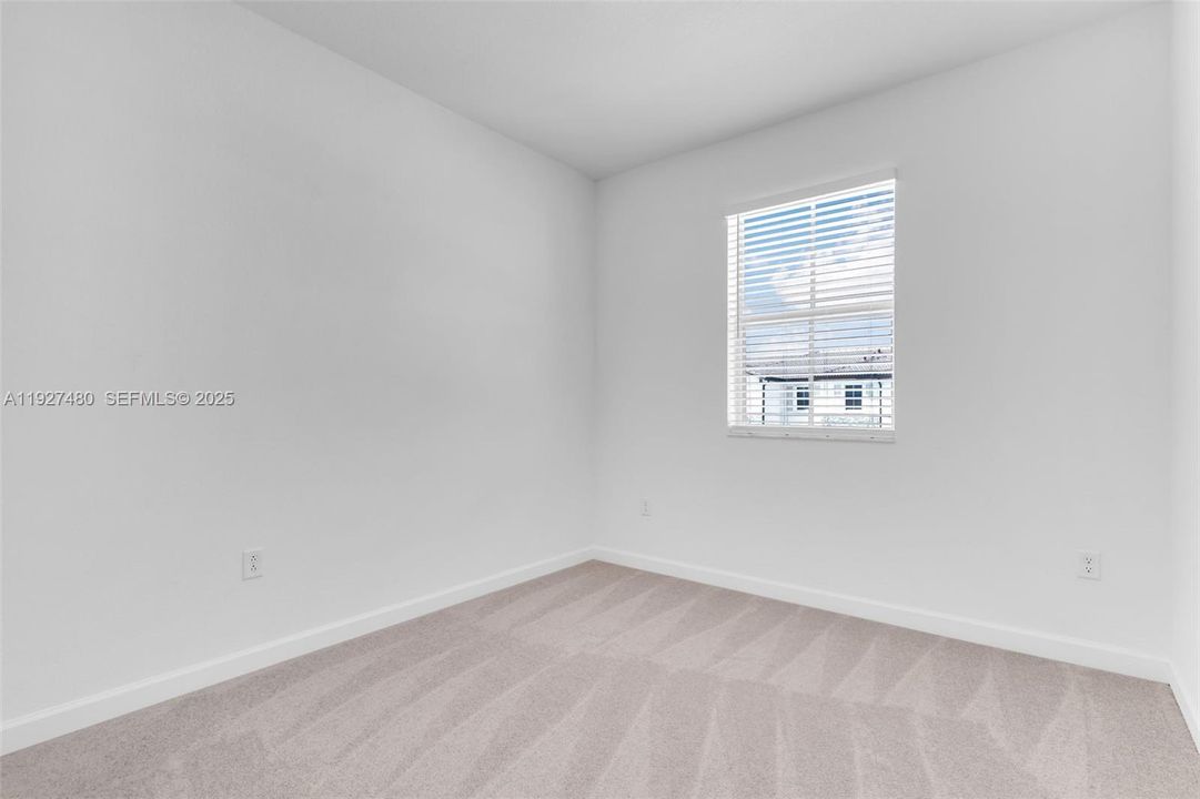 For Rent: $2,350 (3 beds, 2 baths, 1489 Square Feet)