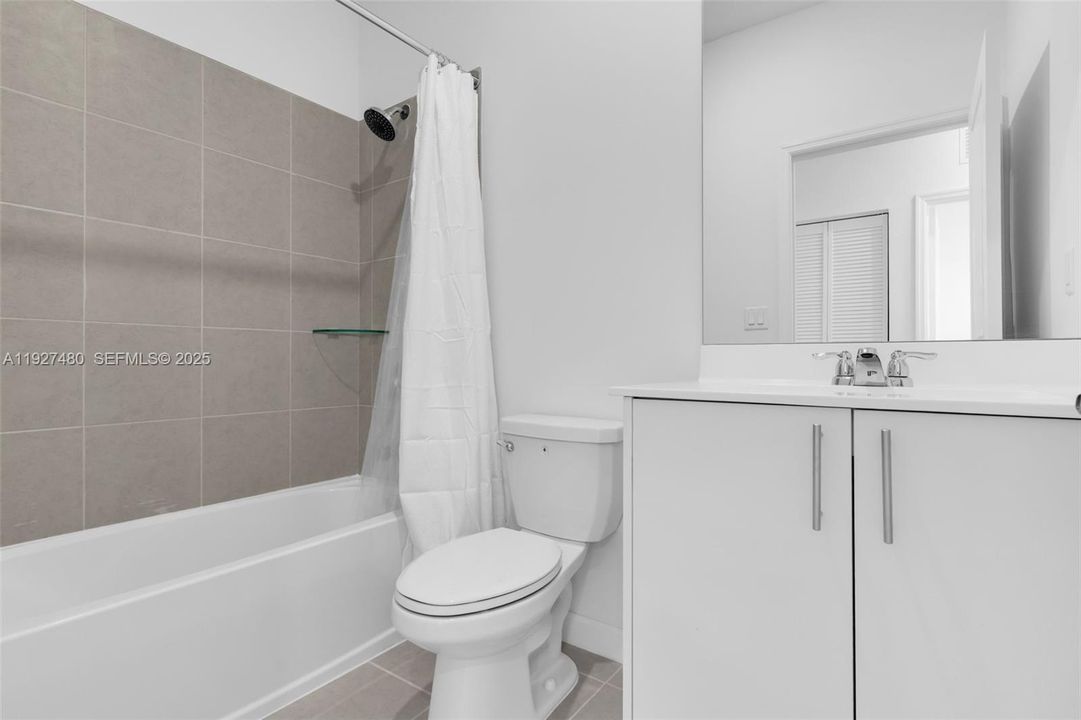 For Rent: $2,350 (3 beds, 2 baths, 1489 Square Feet)