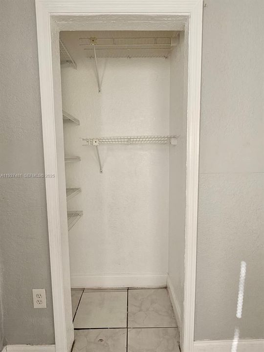 В аренду: $3,100 (3 спален, 2 ванн, 1012 Квадратных фут)