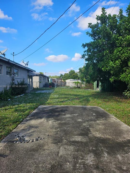 В аренду: $3,100 (3 спален, 2 ванн, 1012 Квадратных фут)