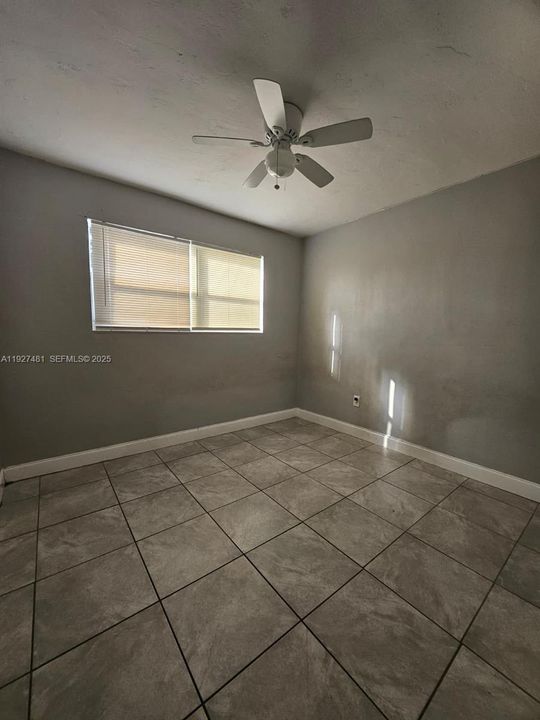 В аренду: $3,100 (3 спален, 2 ванн, 1012 Квадратных фут)