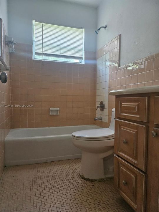 В аренду: $3,100 (3 спален, 2 ванн, 1012 Квадратных фут)