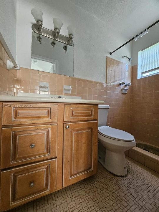 В аренду: $3,100 (3 спален, 2 ванн, 1012 Квадратных фут)