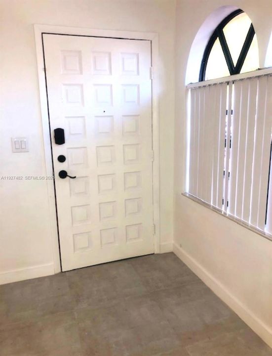 В аренду: $3,200 (2 спален, 1 ванн, 814 Квадратных фут)