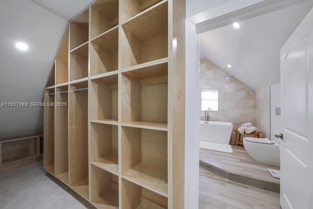 En Venta: $875,000 (4 camas, 3 baños, 1461 Pies cuadrados)