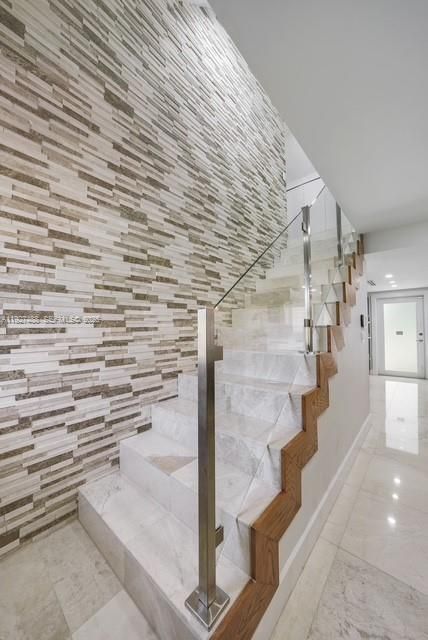 En Venta: $875,000 (4 camas, 3 baños, 1461 Pies cuadrados)