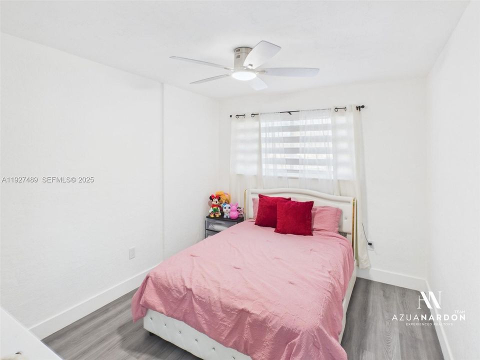 En Venta: $599,000 (4 camas, 3 baños, 1112 Pies cuadrados)