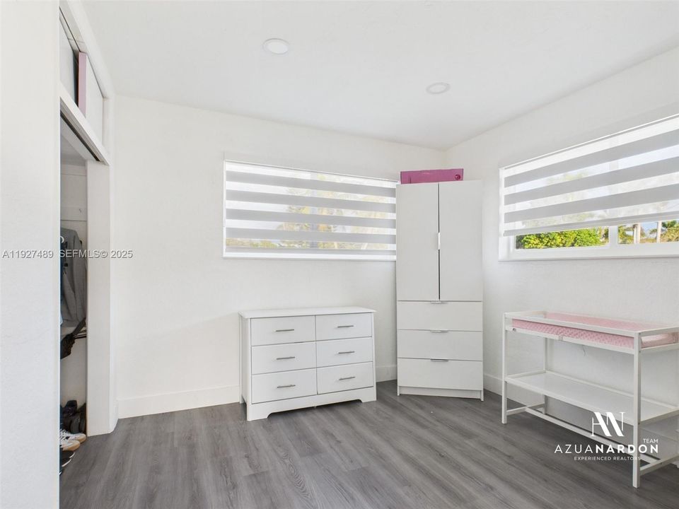 En Venta: $599,000 (4 camas, 3 baños, 1112 Pies cuadrados)