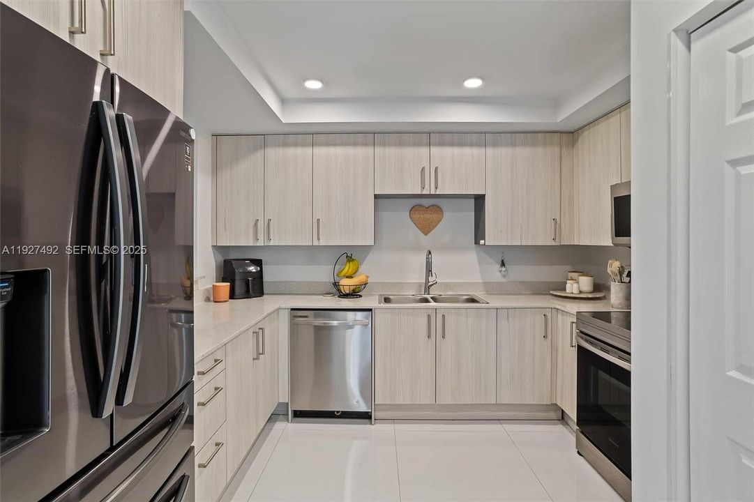 For Sale: $410,000 (3 beds, 2 baths, 1525 Square Feet)