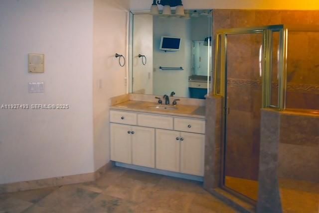 En Renta: $5,000 (4 camas, 3 baños, 3613 Pies cuadrados)