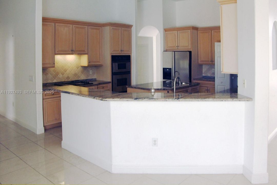 En Renta: $5,000 (4 camas, 3 baños, 3613 Pies cuadrados)