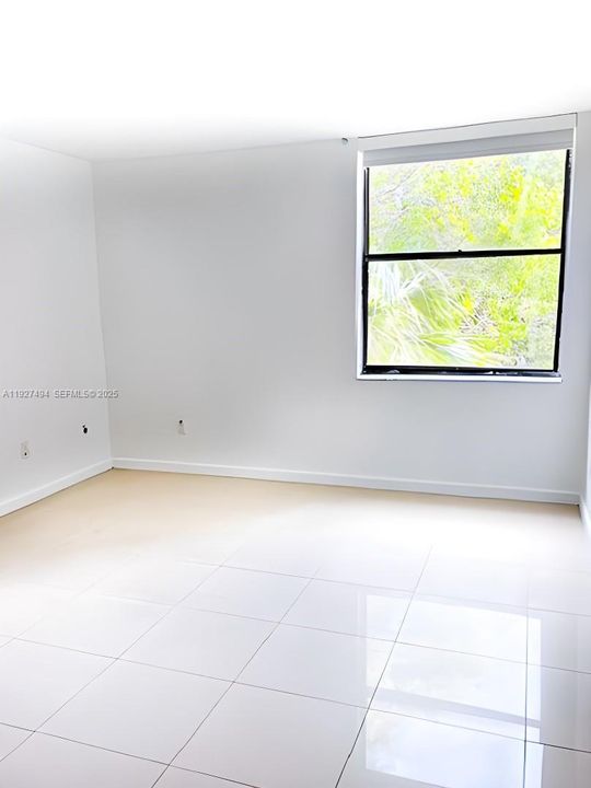 出租: $2,450 (2 贝兹, 2 浴室, 906 平方英尺)