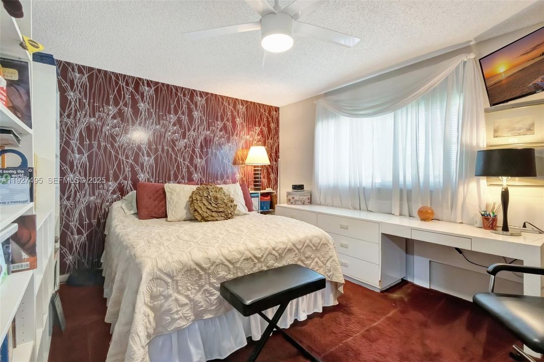 На продажу: $324,997 (2 спален, 2 ванн, 1527 Квадратных фут)