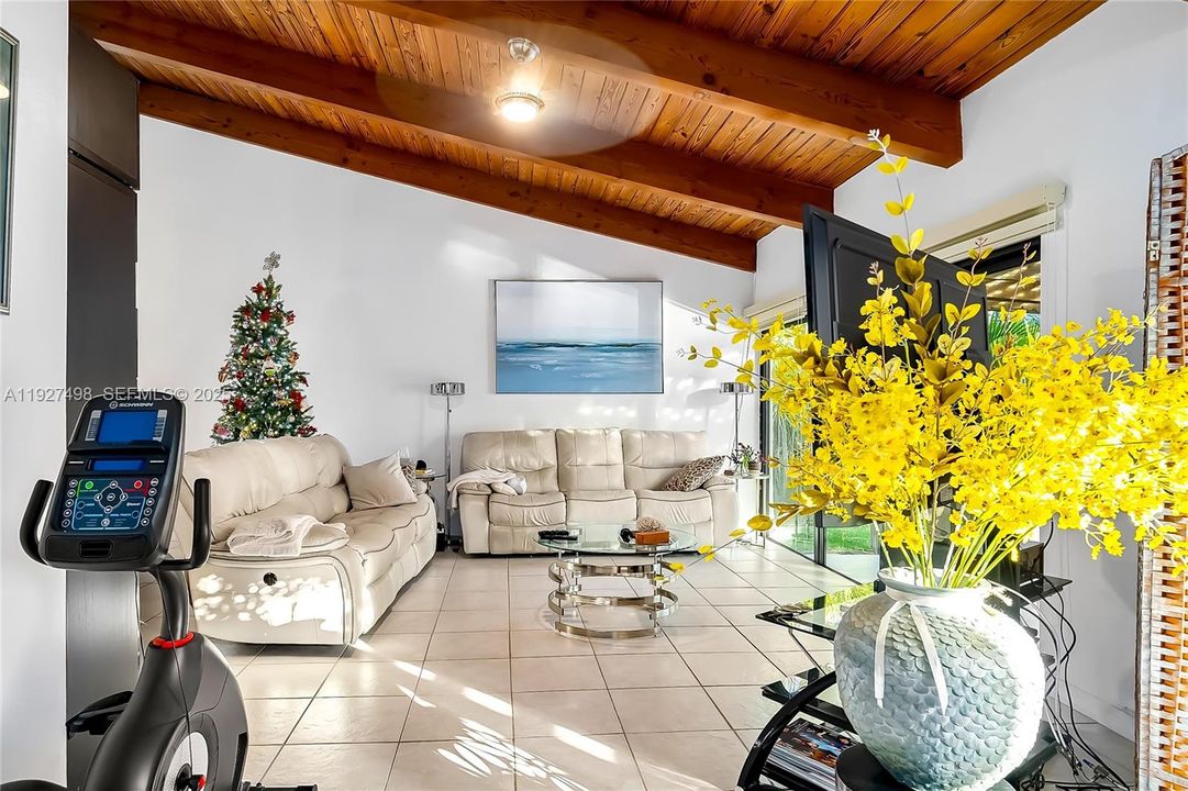 待售: $729,000 (2 贝兹, 2 浴室, 1680 平方英尺)