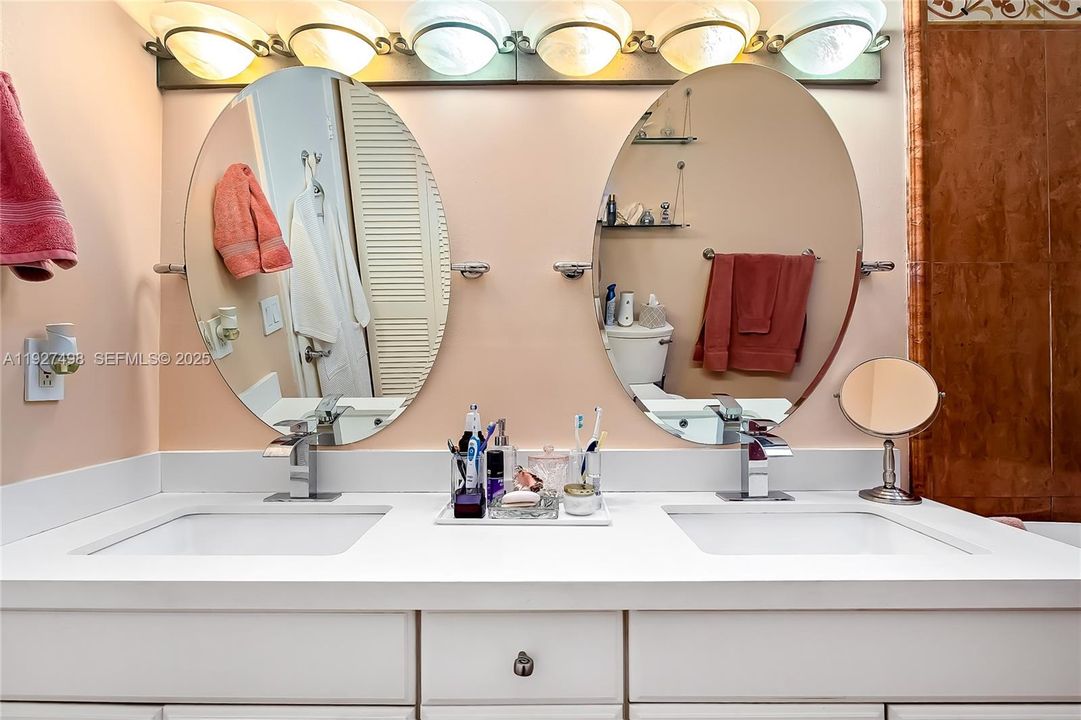 待售: $729,000 (2 贝兹, 2 浴室, 1680 平方英尺)