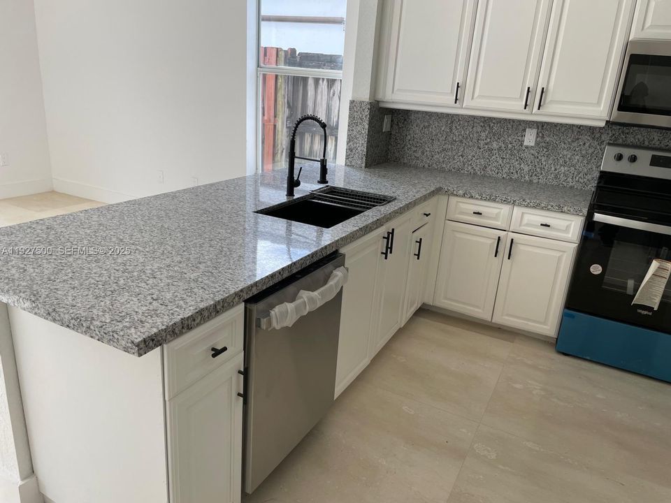 For Rent: $4,200 (4 beds, 3 baths, 2450 Square Feet)