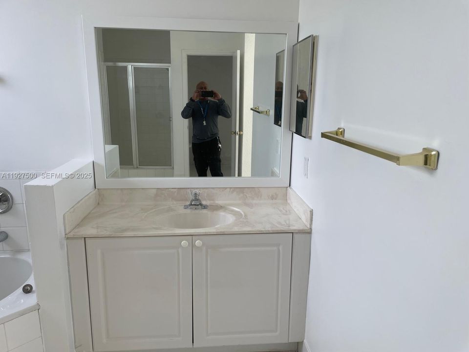 For Rent: $4,200 (4 beds, 3 baths, 2450 Square Feet)