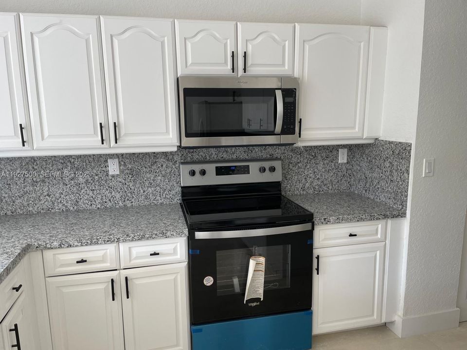 For Rent: $4,200 (4 beds, 3 baths, 2450 Square Feet)