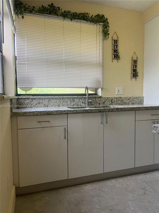 En Venta: $193,000 (2 camas, 1 baños, 863 Pies cuadrados)