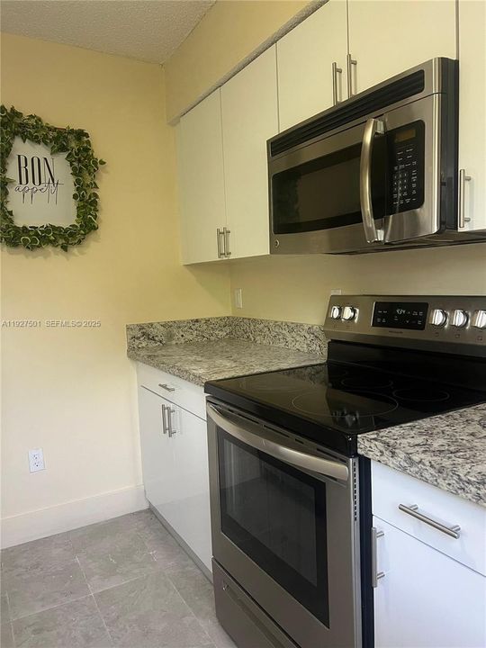 En Venta: $193,000 (2 camas, 1 baños, 863 Pies cuadrados)