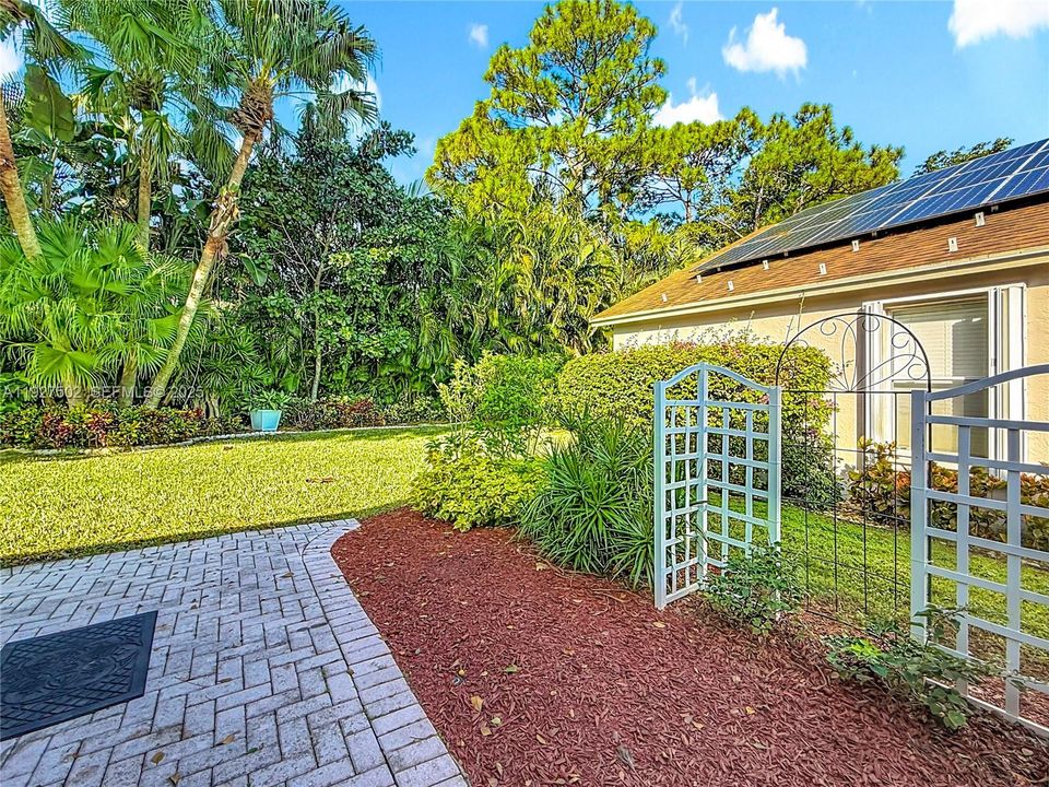 На продажу: $480,000 (3 спален, 2 ванн, 1329 Квадратных фут)